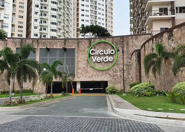 Fabulous View Circulo Verde, Qc * Manila